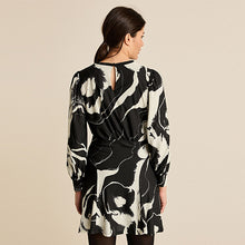 Load image into Gallery viewer, Black/White Mono Floral Long Sleeve Mini Dress