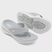 Load image into Gallery viewer, WOMEN'S GO WALK ARCH FIT SANDAL - LUMINOUS