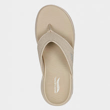 Load image into Gallery viewer, WOMEN'S GO WALK ARCH FIT SANDAL - LUMINOUS