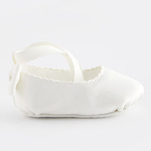 Load image into Gallery viewer, White Ballet Baby Shoes (0-24mths)