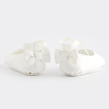 Load image into Gallery viewer, White Ballet Baby Shoes (0-24mths)