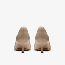 Load image into Gallery viewer, Adela Court Sand Leather