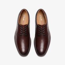 Load image into Gallery viewer, Eldredge Plain Dark Brown Lea