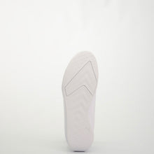 Load image into Gallery viewer, PUMA x ASTON MARTIN ARAMCO F1® TEAM Drift Cat 11 Low Sneakers Unisex