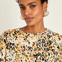 Load image into Gallery viewer, Leopart Print Print 100% Cotton Relaxed Fit Short Sleeve T-Shirt