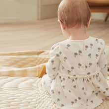 Load image into Gallery viewer, Blue/White Daisy Peplum Baby Top And Leggings Set