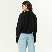 Load image into Gallery viewer, Black Relaxed Fit Drawstring Hem Shirt