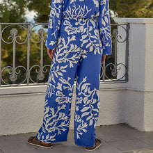 Load image into Gallery viewer, Blue/White Print Wide Leg Linen Blend Trouser
