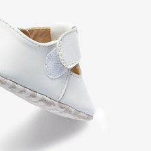 Load image into Gallery viewer, Baby Leather T-Bar Pram Shoes (0-18mths)