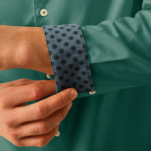 Load image into Gallery viewer, Blue Stretch Oxford Long Sleeve Shirt