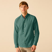 Load image into Gallery viewer, Blue Stretch Oxford Long Sleeve Shirt