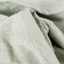 Load image into Gallery viewer, Le drap de bain Pampa II en coloris jade