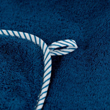 Load image into Gallery viewer, Le drap de douche Ptitchic en coloris indigo