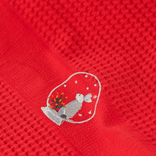 Load image into Gallery viewer, Le torchon Nordy en coloris rouge et vert