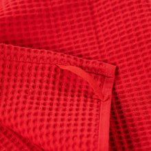 Load image into Gallery viewer, Le torchon Nordy en coloris rouge et vert