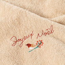 Load image into Gallery viewer, L'essuie-mains Nordy en coloris rouge,vert et ficelle