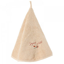 Load image into Gallery viewer, L'essuie-mains Nordy en coloris rouge,vert et ficelle