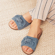 Load image into Gallery viewer, Blue Suede Bow Sliders