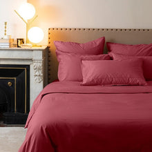 Load image into Gallery viewer, La housse de couette Neo en coloris griottine
