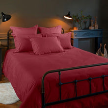 Load image into Gallery viewer, La housse de couette Neo en coloris griottine