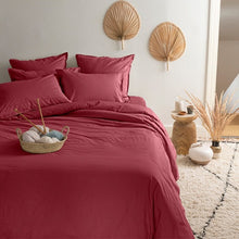 Load image into Gallery viewer, La housse de couette Neo en coloris griottine