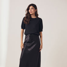 Load image into Gallery viewer, Black Crew Neck Short Sleeve Knitted Top