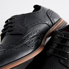 Load image into Gallery viewer, Black Texture Detail Double Wing Brogue Shoes