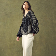 Load image into Gallery viewer, Navy/Cream Floral Print Boho Boat Neck Long Sleeve Top