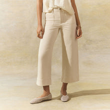 Load image into Gallery viewer, Ecru Cropped Patch Pocket Jeans