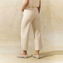 Load image into Gallery viewer, Ecru Cropped Patch Pocket Jeans