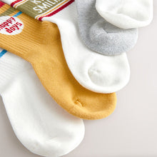 Load image into Gallery viewer, Ecru/Mustard/Red Retro Slogan Print Rich Socks 5 Pack
