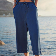 Load image into Gallery viewer, Dark Blue Lightweight Denim Wide Crop Jeans