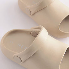 Load image into Gallery viewer, Stone Chunky Sliders (Younger Kids)