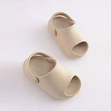 Load image into Gallery viewer, Stone Chunky Sliders (Younger Kids)