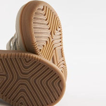 Load image into Gallery viewer, Neutral One Strap Skate Trainers (Younger Boys)