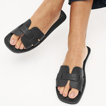Load image into Gallery viewer, Black Regular Fit Forever Comfort® Leather Mule Flat Sandals
