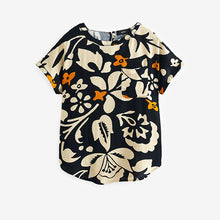 Load image into Gallery viewer, Black / Ecru White Floral Short Sleeve Curved Hem T-Shirt