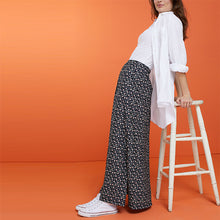 Load image into Gallery viewer, Navy Blue Ditsy Pleat Front Detail Maxi Skirt