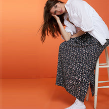 Load image into Gallery viewer, Navy Blue Ditsy Pleat Front Detail Maxi Skirt