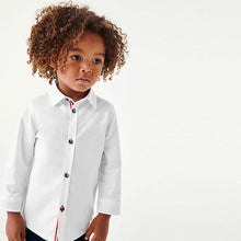 Load image into Gallery viewer, White Trimmed Oxford Shirt (3mths-6yrs)