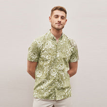 Load image into Gallery viewer, Green Hawaiian Printed Short Sleeve Shirt