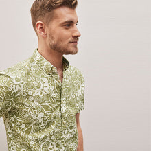 Load image into Gallery viewer, Green Hawaiian Printed Short Sleeve Shirt