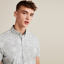 Load image into Gallery viewer, Grey Hawaiian Printed Short Sleeve Shirt
