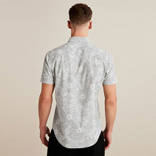 Load image into Gallery viewer, Grey Hawaiian Printed Short Sleeve Shirt