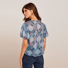 Load image into Gallery viewer, Light Blue / Cream Print Flutter Short Sleeve Top