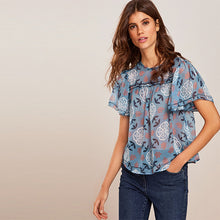 Load image into Gallery viewer, Light Blue / Cream Print Flutter Short Sleeve Top
