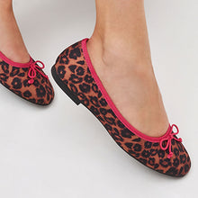 Load image into Gallery viewer, Leopard Print Forever Comfort® Ballerina Shoes