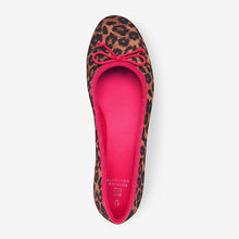 Load image into Gallery viewer, Leopard Print Forever Comfort® Ballerina Shoes