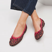 Load image into Gallery viewer, Leopard Print Forever Comfort® Ballerina Shoes