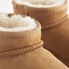 Load image into Gallery viewer, Tan Brown Warm Lined Water Repellent Suede Pull-On Boots (Older Girls)